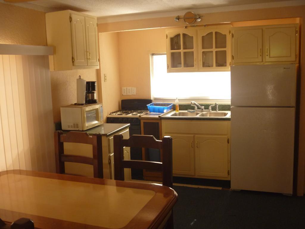 Whale Hill Aparthotel Puerto Penasco Room photo